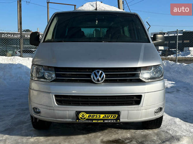 Серый Фольксваген Мультиван, объемом двигателя 2.46 л и пробегом 335 тыс. км за 10300 $, фото 1 на Automoto.ua