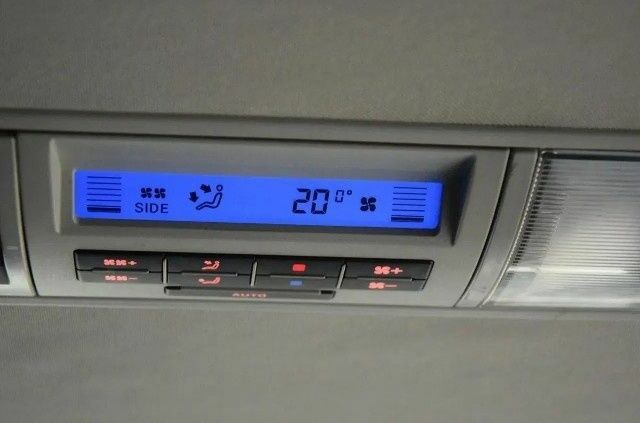 Сірий Фольксваген Мультиван, об'ємом двигуна 2.5 л та пробігом 230 тис. км за 7900 $, фото 13 на Automoto.ua