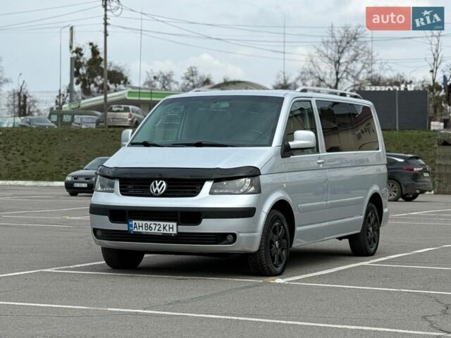 Серый Фольксваген Мультиван, объемом двигателя 2.5 л и пробегом 260 тыс. км за 13800 $, фото 5 на Automoto.ua