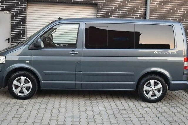 Сірий Фольксваген Мультиван, об'ємом двигуна 2.5 л та пробігом 230 тис. км за 7900 $, фото 10 на Automoto.ua