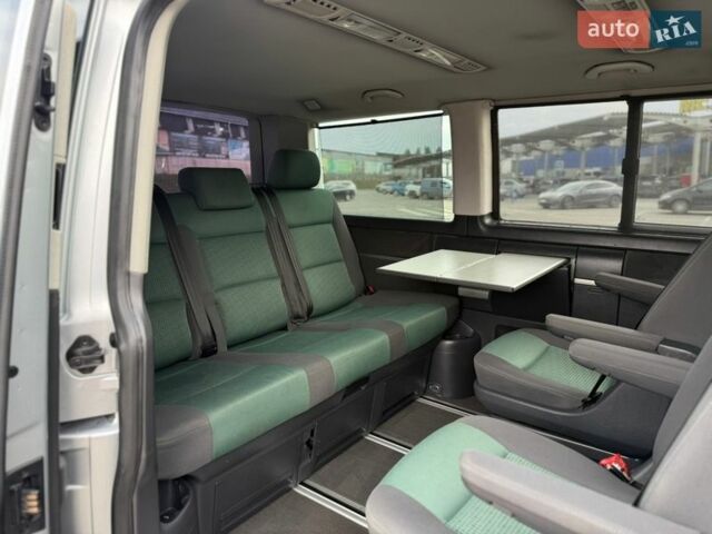 Серый Фольксваген Мультиван, объемом двигателя 2.5 л и пробегом 260 тыс. км за 13800 $, фото 30 на Automoto.ua