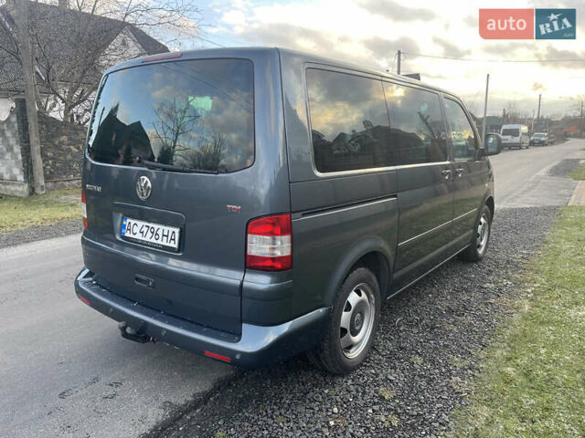 Сірий Фольксваген Мультиван, об'ємом двигуна 2.46 л та пробігом 257 тис. км за 12900 $, фото 10 на Automoto.ua