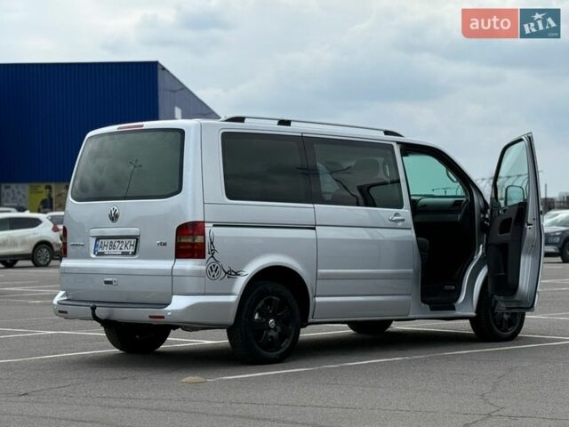 Серый Фольксваген Мультиван, объемом двигателя 2.5 л и пробегом 260 тыс. км за 13800 $, фото 18 на Automoto.ua