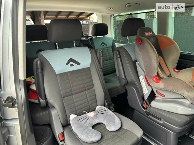 Сірий Фольксваген Мультиван, об'ємом двигуна 2.5 л та пробігом 316 тис. км за 14500 $, фото 8 на Automoto.ua