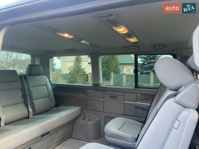 Сірий Фольксваген Мультиван, об'ємом двигуна 2.46 л та пробігом 257 тис. км за 12900 $, фото 21 на Automoto.ua