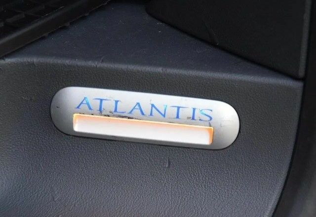 Сірий Фольксваген Мультиван, об'ємом двигуна 2.5 л та пробігом 230 тис. км за 7900 $, фото 16 на Automoto.ua