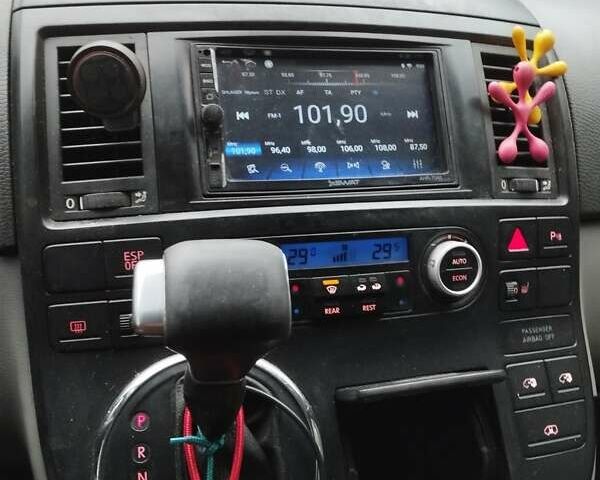 Серый Фольксваген Мультиван, объемом двигателя 2.46 л и пробегом 390 тыс. км за 11500 $, фото 5 на Automoto.ua