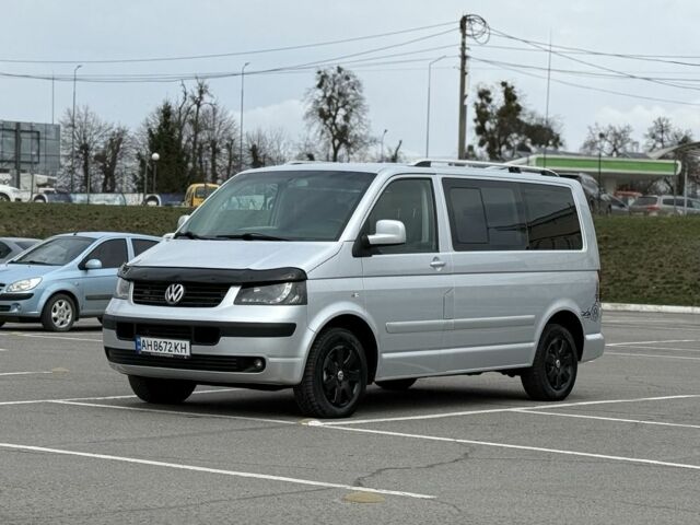 Серый Фольксваген Мультиван, объемом двигателя 2.5 л и пробегом 260 тыс. км за 13800 $, фото 3 на Automoto.ua