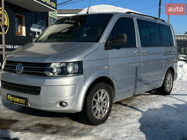 Серый Фольксваген Мультиван, объемом двигателя 2.46 л и пробегом 335 тыс. км за 10300 $, фото 2 на Automoto.ua