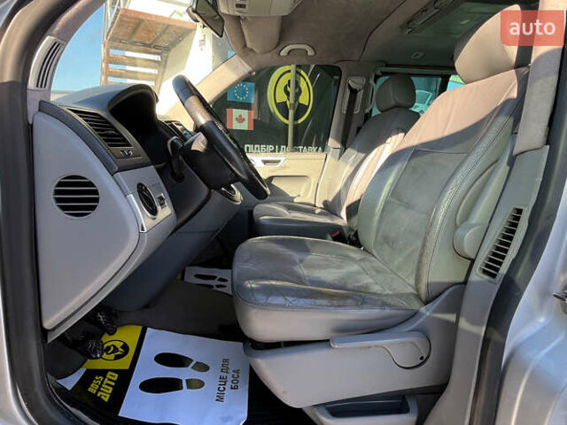 Серый Фольксваген Мультиван, объемом двигателя 2.46 л и пробегом 335 тыс. км за 10300 $, фото 9 на Automoto.ua