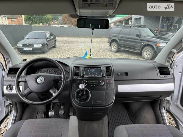 Сірий Фольксваген Мультиван, об'ємом двигуна 2.5 л та пробігом 316 тис. км за 14500 $, фото 13 на Automoto.ua