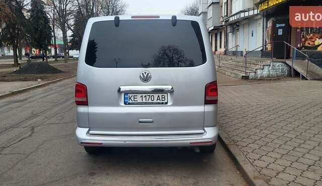 Серый Фольксваген Мультиван, объемом двигателя 2.5 л и пробегом 290 тыс. км за 6000 $, фото 1 на Automoto.ua