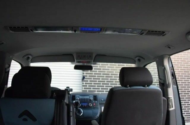 Сірий Фольксваген Мультиван, об'ємом двигуна 2.5 л та пробігом 230 тис. км за 7900 $, фото 11 на Automoto.ua