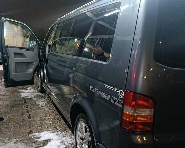 Сірий Фольксваген Мультиван, об'ємом двигуна 2.5 л та пробігом 450 тис. км за 8750 $, фото 8 на Automoto.ua