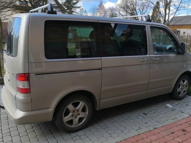 Серый Фольксваген Мультиван, объемом двигателя 2.5 л и пробегом 329 тыс. км за 3800 $, фото 1 на Automoto.ua