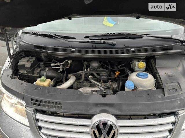 Сірий Фольксваген Мультиван, об'ємом двигуна 2.5 л та пробігом 316 тис. км за 14500 $, фото 14 на Automoto.ua