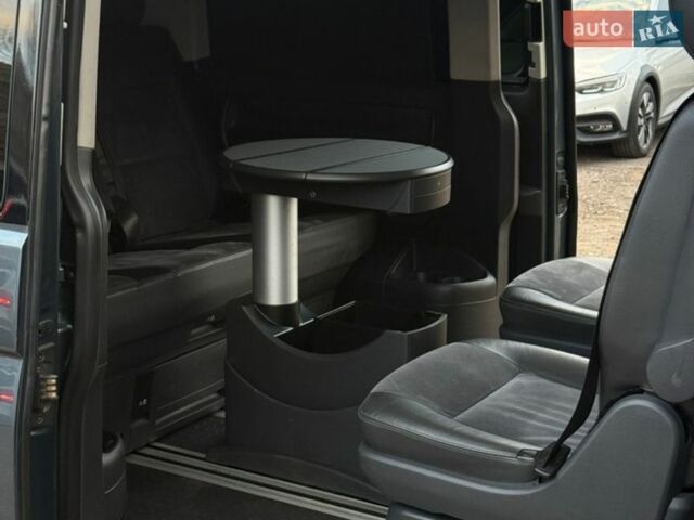 Сірий Фольксваген Мультиван, об'ємом двигуна 2.5 л та пробігом 340 тис. км за 12999 $, фото 10 на Automoto.ua