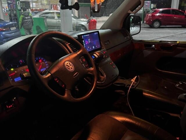 Сірий Фольксваген Мультиван, об'ємом двигуна 2.5 л та пробігом 320 тис. км за 11300 $, фото 6 на Automoto.ua