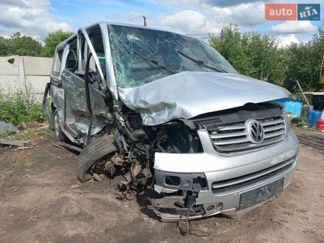 Серый Фольксваген Мультиван, объемом двигателя 2.46 л и пробегом 400 тыс. км за 4000 $, фото 12 на Automoto.ua