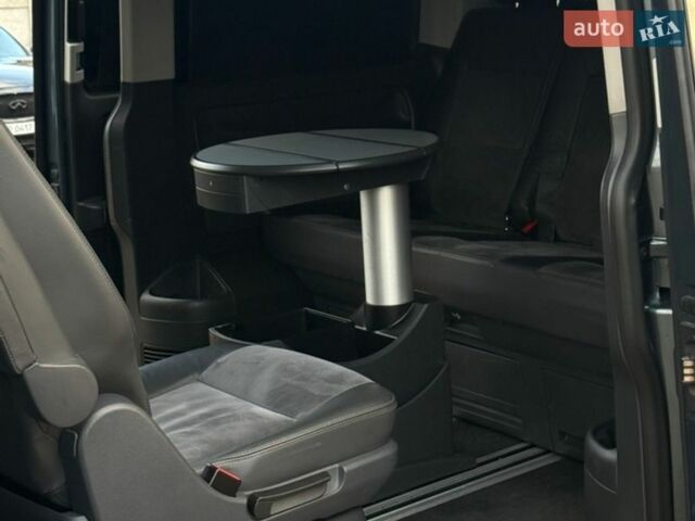 Сірий Фольксваген Мультиван, об'ємом двигуна 2.5 л та пробігом 340 тис. км за 12999 $, фото 21 на Automoto.ua
