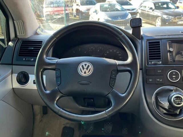 Сірий Фольксваген Мультиван, об'ємом двигуна 2.5 л та пробігом 335 тис. км за 10300 $, фото 19 на Automoto.ua