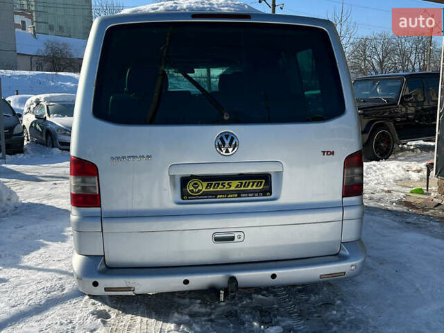 Серый Фольксваген Мультиван, объемом двигателя 2.46 л и пробегом 335 тыс. км за 10300 $, фото 5 на Automoto.ua