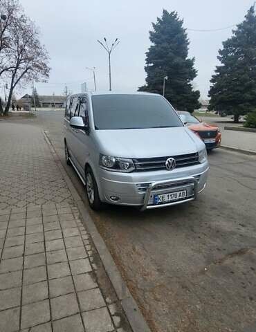 Серый Фольксваген Мультиван, объемом двигателя 2.5 л и пробегом 290 тыс. км за 6000 $, фото 8 на Automoto.ua