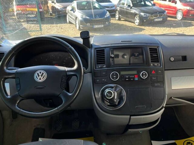 Сірий Фольксваген Мультиван, об'ємом двигуна 2.5 л та пробігом 335 тис. км за 10300 $, фото 18 на Automoto.ua