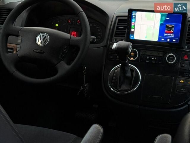 Сірий Фольксваген Мультиван, об'ємом двигуна 2.5 л та пробігом 340 тис. км за 12999 $, фото 17 на Automoto.ua