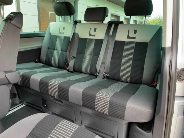 Серый Фольксваген Мультиван, объемом двигателя 2.5 л и пробегом 352 тыс. км за 14455 $, фото 12 на Automoto.ua