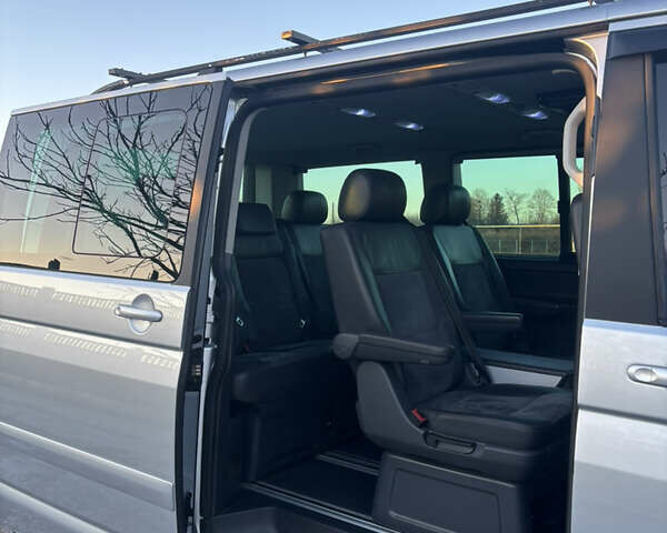 Сірий Фольксваген Мультиван, об'ємом двигуна 3.2 л та пробігом 370 тис. км за 17700 $, фото 2 на Automoto.ua