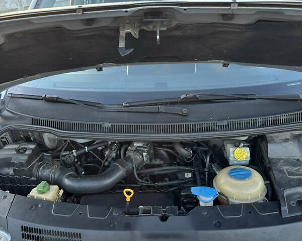 Сірий Фольксваген Мультиван, об'ємом двигуна 3.2 л та пробігом 370 тис. км за 17700 $, фото 21 на Automoto.ua