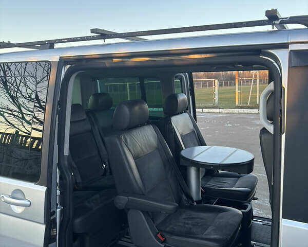 Сірий Фольксваген Мультиван, об'ємом двигуна 3.2 л та пробігом 370 тис. км за 17700 $, фото 13 на Automoto.ua