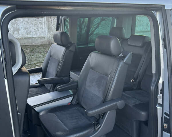 Сірий Фольксваген Мультиван, об'ємом двигуна 3.2 л та пробігом 370 тис. км за 17700 $, фото 8 на Automoto.ua