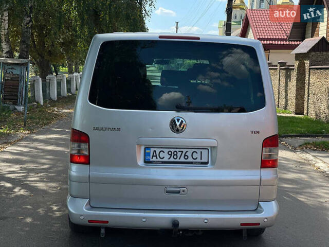 Сірий Фольксваген Мультиван, об'ємом двигуна 2.5 л та пробігом 390 тис. км за 14000 $, фото 13 на Automoto.ua