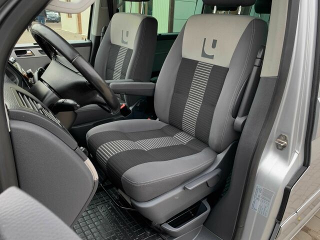 Серый Фольксваген Мультиван, объемом двигателя 2.5 л и пробегом 352 тыс. км за 14455 $, фото 9 на Automoto.ua