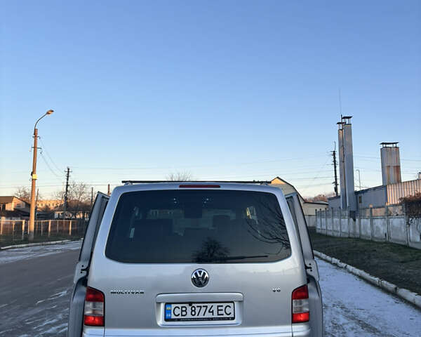 Сірий Фольксваген Мультиван, об'ємом двигуна 3.2 л та пробігом 370 тис. км за 17700 $, фото 10 на Automoto.ua