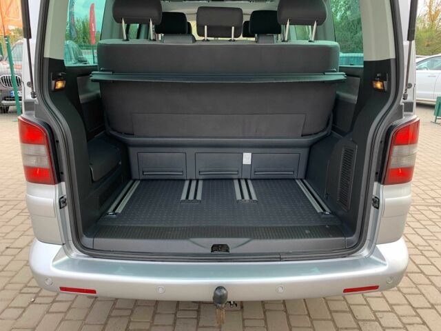 Серый Фольксваген Мультиван, объемом двигателя 2.5 л и пробегом 352 тыс. км за 14455 $, фото 13 на Automoto.ua