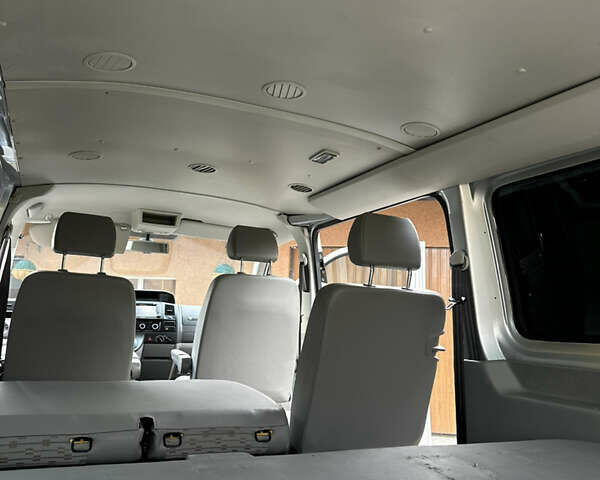 Серый Фольксваген Мультиван, объемом двигателя 1.97 л и пробегом 300 тыс. км за 14400 $, фото 38 на Automoto.ua