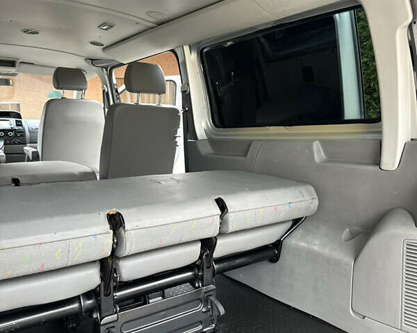 Серый Фольксваген Мультиван, объемом двигателя 1.97 л и пробегом 300 тыс. км за 14400 $, фото 37 на Automoto.ua