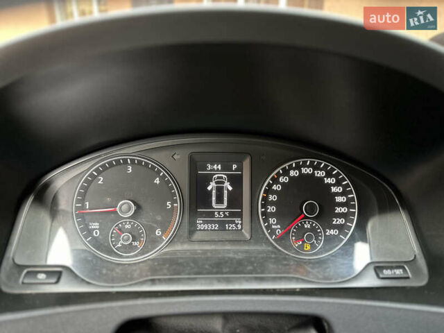 Серый Фольксваген Мультиван, объемом двигателя 1.97 л и пробегом 300 тыс. км за 14400 $, фото 49 на Automoto.ua