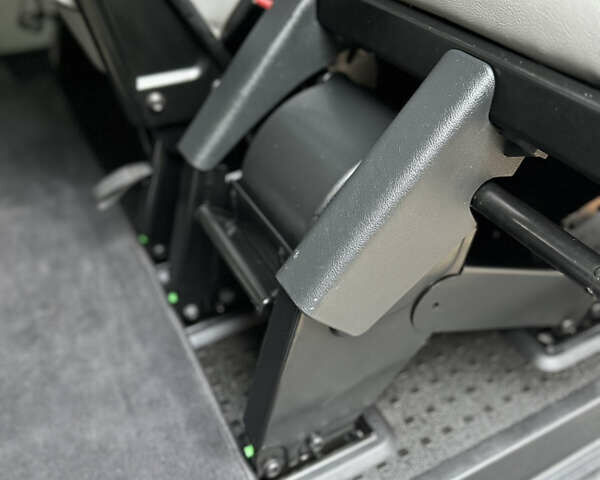 Серый Фольксваген Мультиван, объемом двигателя 1.97 л и пробегом 300 тыс. км за 14400 $, фото 39 на Automoto.ua