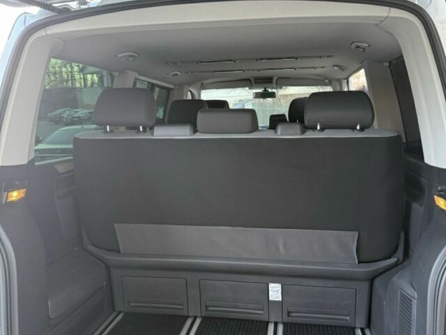 Сірий Фольксваген Мультиван, об'ємом двигуна 2 л та пробігом 285 тис. км за 9000 $, фото 18 на Automoto.ua