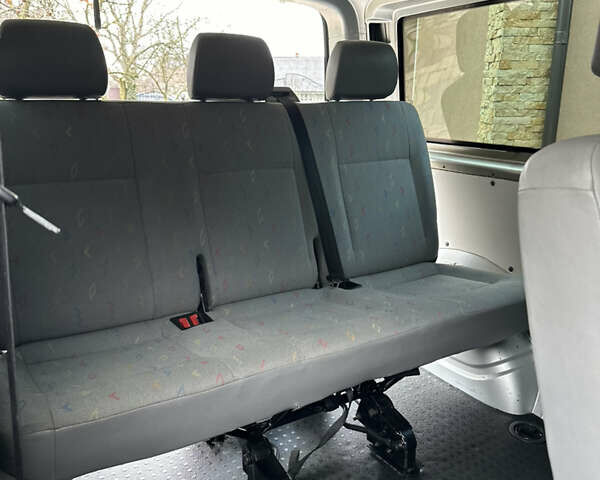 Серый Фольксваген Мультиван, объемом двигателя 1.97 л и пробегом 300 тыс. км за 14400 $, фото 26 на Automoto.ua