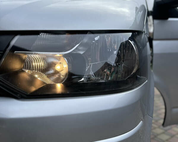 Серый Фольксваген Мультиван, объемом двигателя 1.97 л и пробегом 300 тыс. км за 14400 $, фото 48 на Automoto.ua