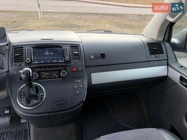 Сірий Фольксваген Мультиван, об'ємом двигуна 1.97 л та пробігом 310 тис. км за 21900 $, фото 36 на Automoto.ua