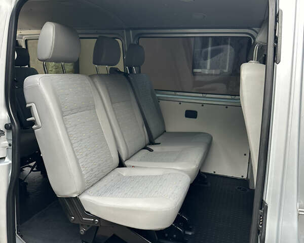 Серый Фольксваген Мультиван, объемом двигателя 1.97 л и пробегом 300 тыс. км за 14400 $, фото 23 на Automoto.ua