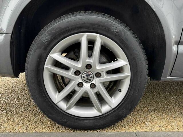 Серый Фольксваген Мультиван, объемом двигателя 2 л и пробегом 212 тыс. км за 7700 $, фото 23 на Automoto.ua