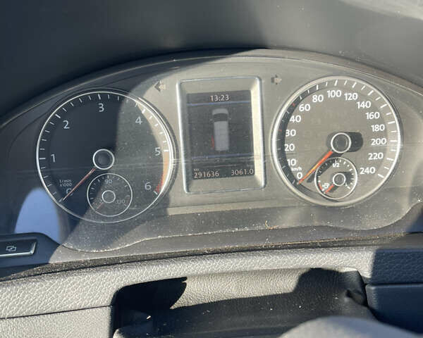 Сірий Фольксваген Мультиван, об'ємом двигуна 2 л та пробігом 291 тис. км за 21300 $, фото 7 на Automoto.ua