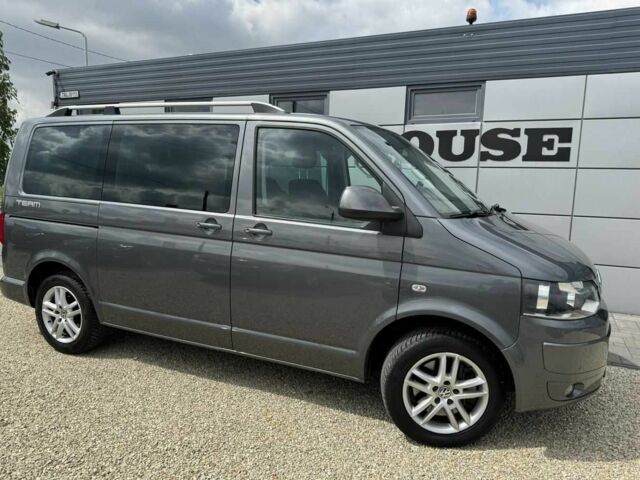 Серый Фольксваген Мультиван, объемом двигателя 2 л и пробегом 212 тыс. км за 7700 $, фото 3 на Automoto.ua